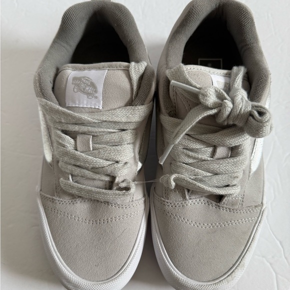 Vans Gray and White Sneakers Classic Low-Top Design men 6.5 women 8 - Picture 7 of 11